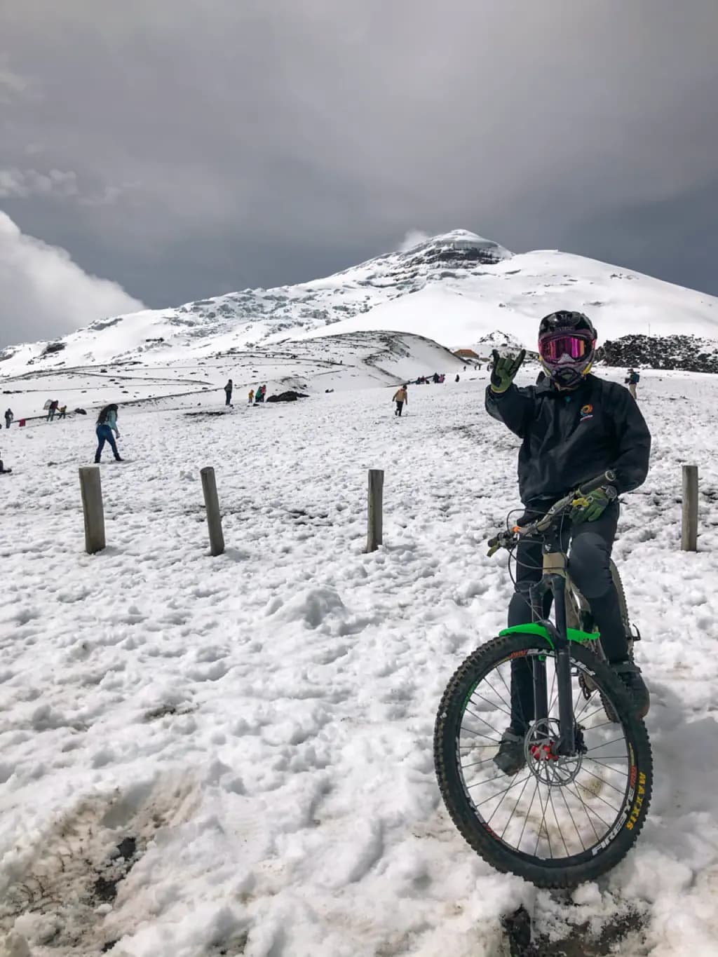 Gravity Lines — Ecuadorian Andes MTB expedition