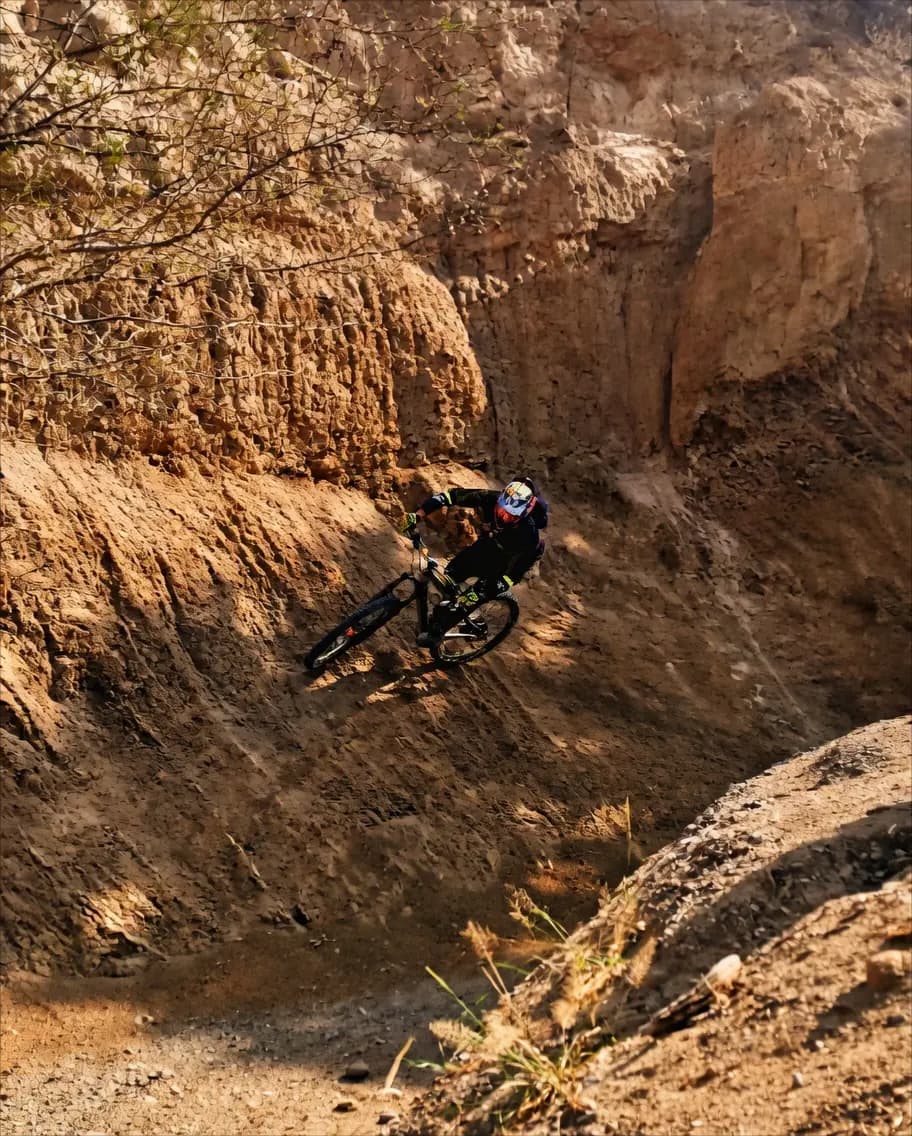 Gravity Lines — Ecuadorian Andes MTB expedition