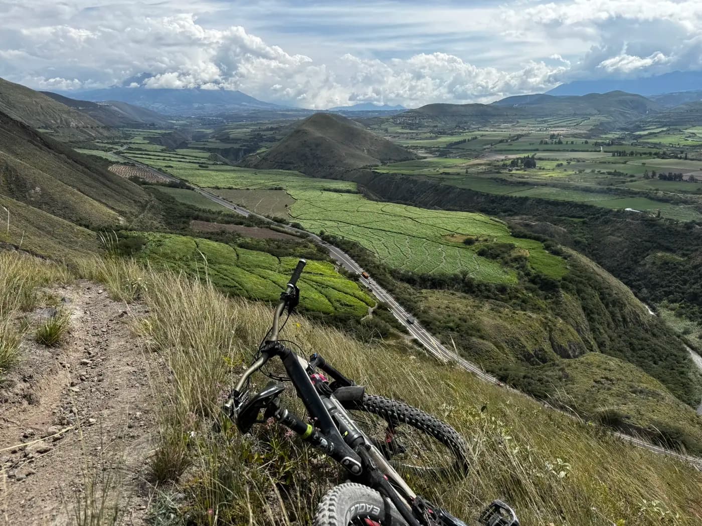 Gravity Lines — Ecuadorian Andes MTB expedition