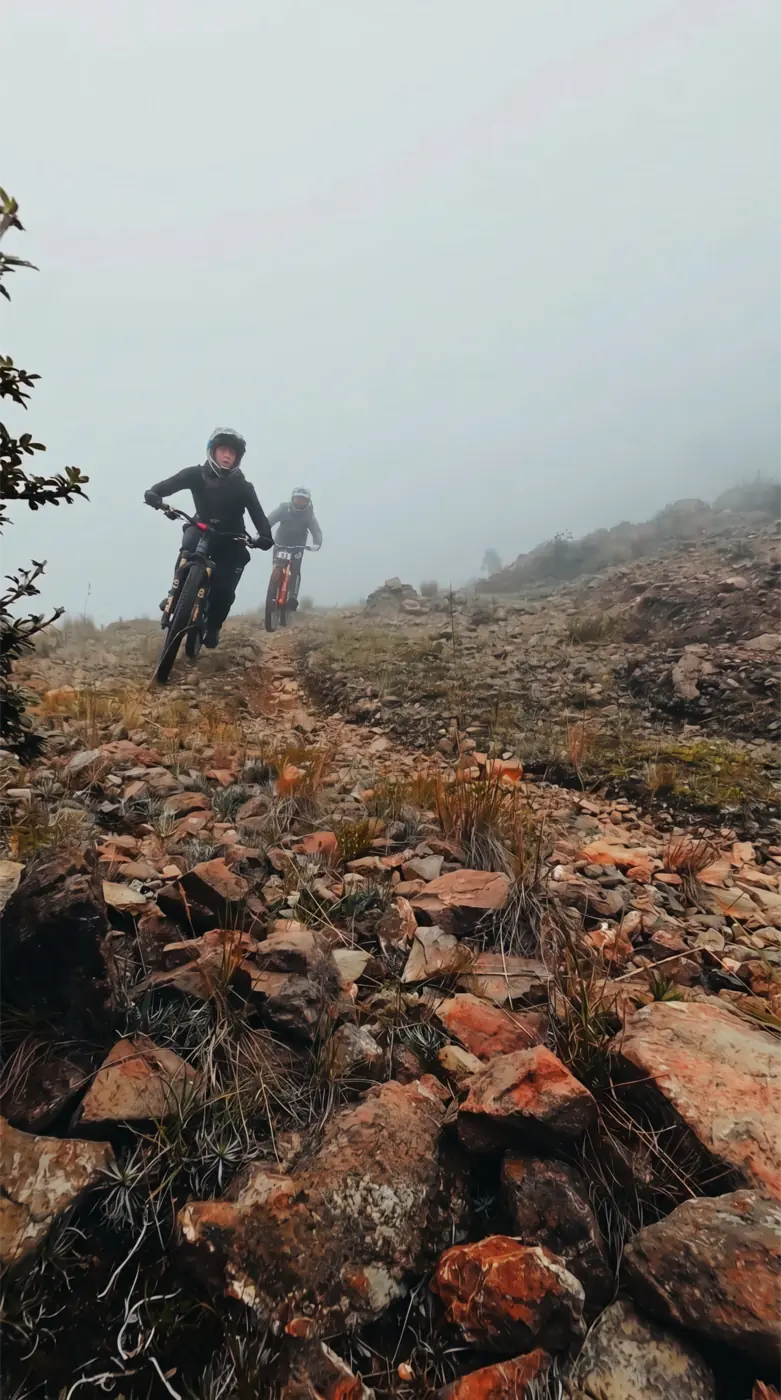 Gravity Lines — expedición de MTB por los Andes ecuatorianos 35